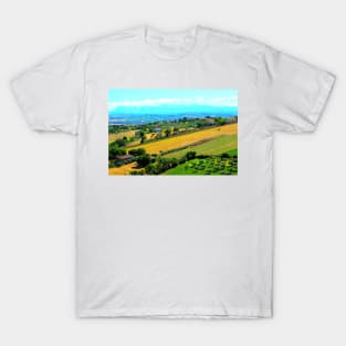 View from Morrovalle at a Marche hilly landscape with fields, trees and houses T-Shirt